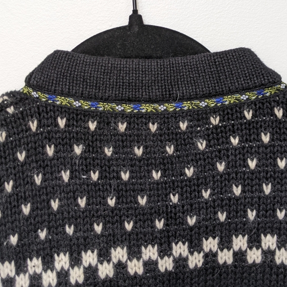 Vintage NEWTON TRADING CO. Knit Christmas Skate Cardigan with clasps M - Picture 4 of 6